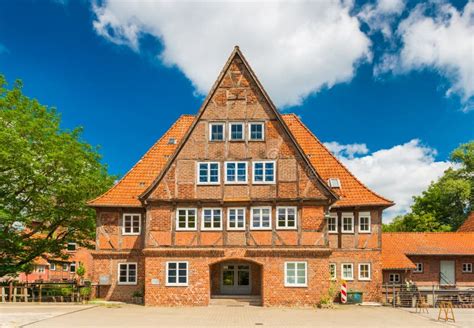 Hus Med Traditionell Korsvirkes Stil Fotografering F R Bildbyr Er