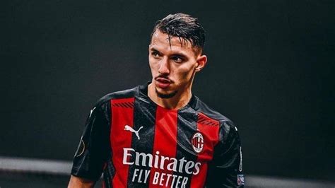 Profil Ismael Bennacer Gelandang Bertahan Ac Milan Yang Pernah Bela