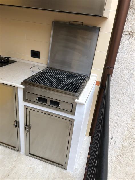 BARBECUE IN ACCIAIO INOX AISI 304 CON GRIGLIA Fervin Sas Incasso E Non