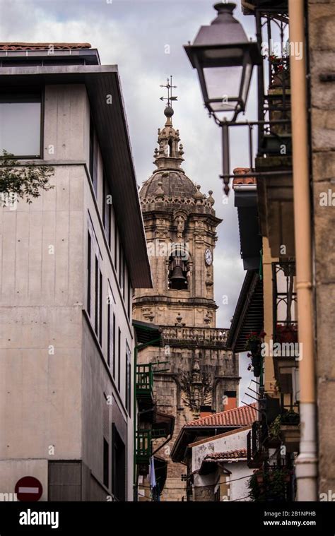 Torre De La Iglesia De Hondarribia Fotograf As E Im Genes De Alta