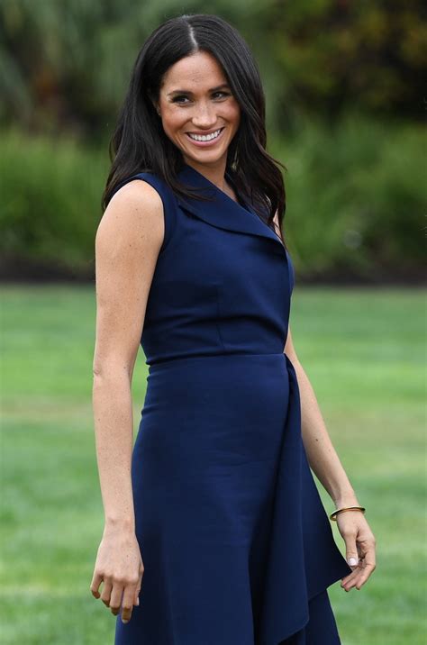 Pregnant Meghan Markle Thrills Royal Baby Bump Watchers With New Pics