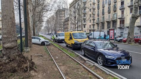 Incidente In Corso Unione Sovietica Angolo Corso Lepanto E Piazza San