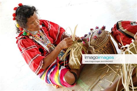 An Ata Manobo Woman Weaving A Basket Ata Manobos Are Believed To Be