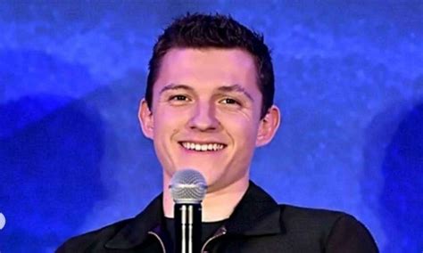 Tom Holland Finalmente Aborda Los Rumores De James Bond Labotana