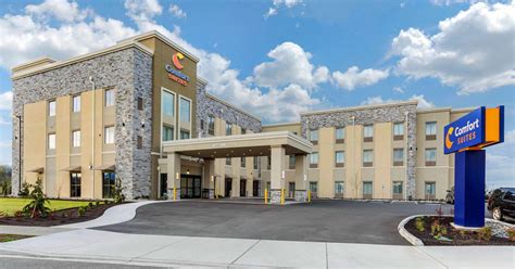 Comfort Suites Burlington near I-5 from $110. Burlington Hotel Deals ...