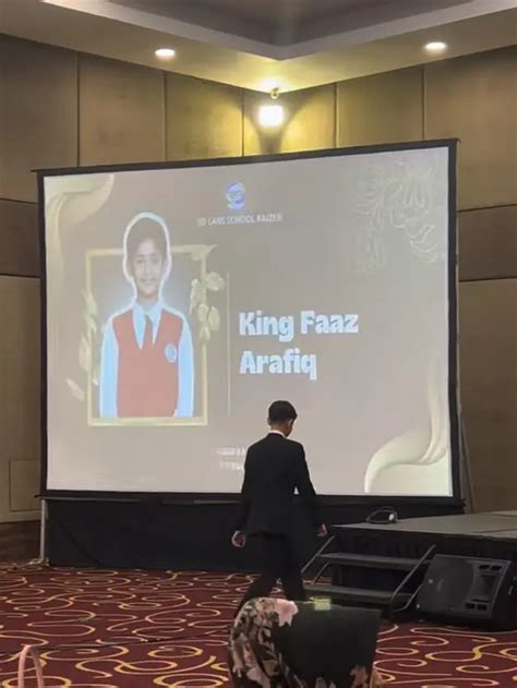 7 Momen King Faaz Wisuda Putra Fairuz A Rafiq Tampil Dewasa Pakai Jas