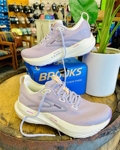 Brown's Shoe Fit Jacksonville | Jacksonville IL