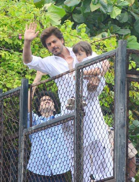 Shah Rukh Khan And Abram Twinning In White Kurtas On Eid Is A Visual