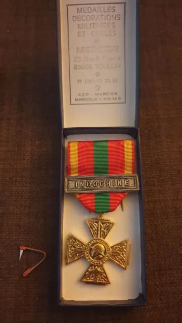 MEDAILLE MILITAIRE CROIX Du Combattant Volontaire Avec Agrafe Indochine