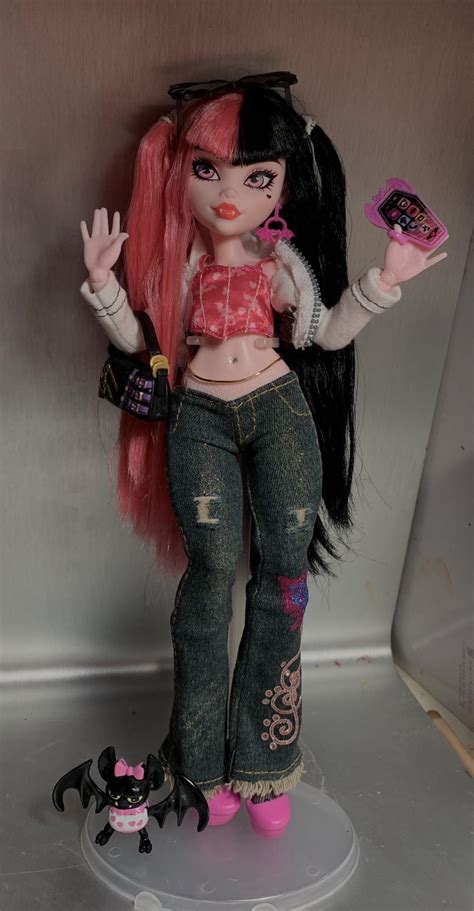 Here’s my g3 Draculaura restyle💕 : r/MonsterHigh