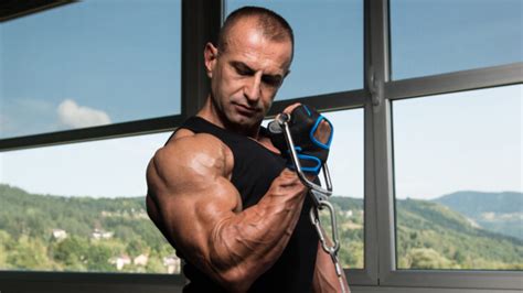 The 5 Best Long Head Biceps Exercises for Sculpting Your Arms | BarBend