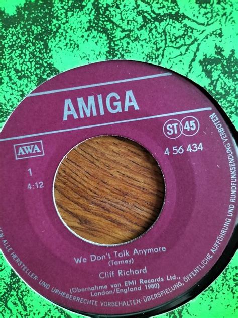 Cliff Richard We Don T Talk Anymore Vinyl 7 Single Kaufen Auf