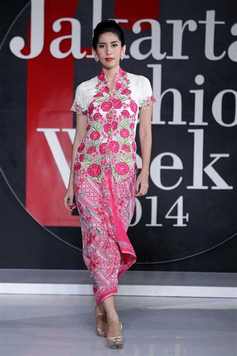 Jakarta Fashion Week 2014 Roemah Kebaya Fashionwindows Network