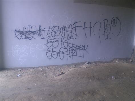 Crip Gangs Graffiti Hoover Gangster Crip 52 Street