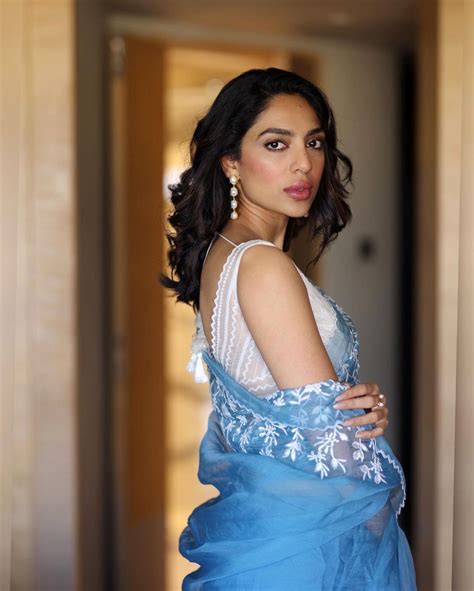 Sobhita Dhulipala శోభితా ధూళిపాళ బ్యాక్ లెస్ అందాలు అదరహో Namasthe