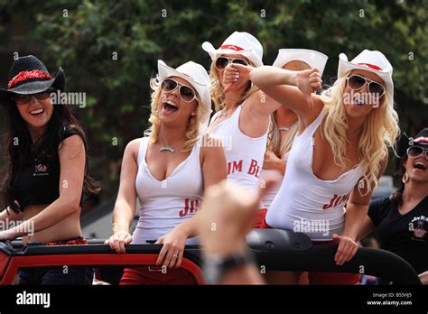 Girls Enjoying The Street Parade Tamworth Country Music Festival Stock