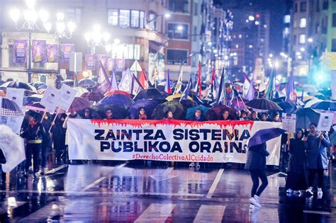 Fotos De Las Multitudinarias Manifestaciones Por La Huelga Feminista En