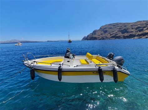 Dónde se alquilan barcos sin licencia en Santorini