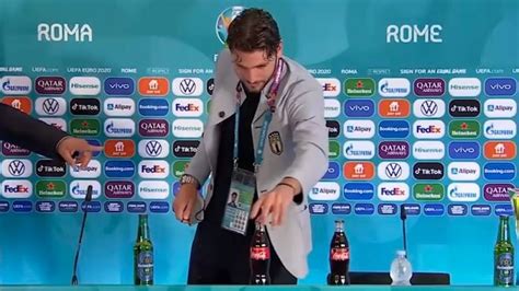 Locatelli Come Cristiano Ronaldo Sposta La Coca Cola Ma Cè Una