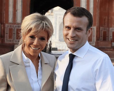 Brigitte Et Emmanuel Macron Sont Actuellement En Train De Passer