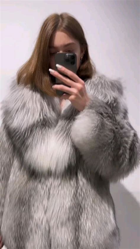 Pin By Liki Linea On Idea Pins By You Fur Clothing Fur Coats Women