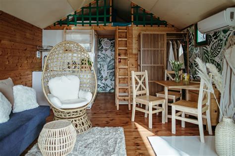 Namiot W Drzewach Z Wann Z Hydromasa Em Herbals Glamping