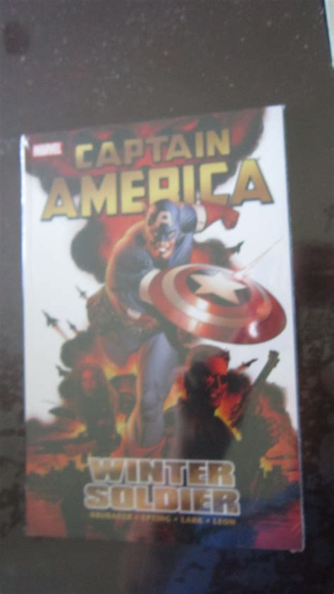 Amazon.com: Captain America Vol. 1: Winter Soldier, Book One ...