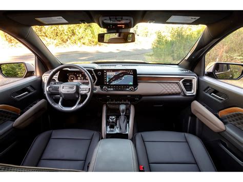 2025 GMC Canyon: 62 Interior Photos | U.S. News