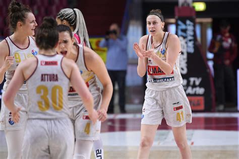 Basket Femminile La Reyer Venezia Sovrasta Il Famila Schio Anche In