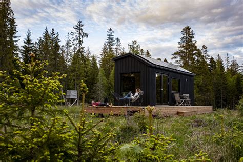 This Swedish Tiny House Is a Surprisingly Elegant Off-Grid Haven in the