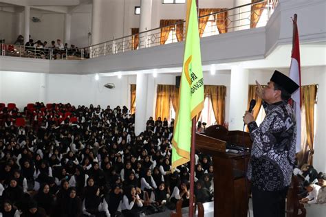 Rektor Uin Syahada Padangsidimpuan Langsungkan Pelepasan Mahasiswa Kkl