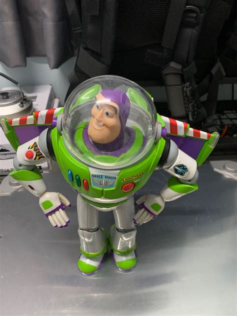 Toy Story Signature collection Buzz Lightyear (Defects), Hobbies & Toys ...