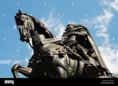 Statue Albanischen Nationalhelden George Kastrioti Skanderbeg Auf