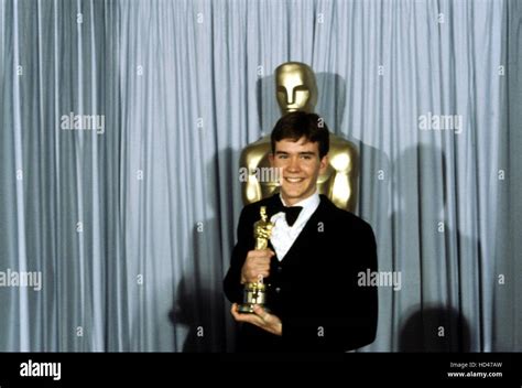 1980 Timothy Hutton Holds His Best Supporting Actor Oscar For Ordinary