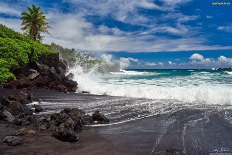 Tapety zdjęcia Wyspa Maui Fale Hawaje Morze Chmury Waianapanapa