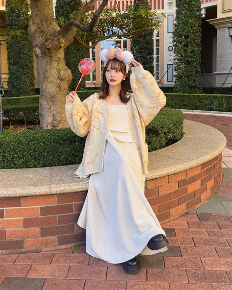 吉次玲奈さんのインスタグラム写真 吉次玲奈instagram「rena Direction Itemの フラワービジューカーディガンで