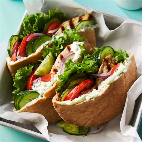 Greek Chicken And Cucumber Pita Sandwiches With Yogurt Sauce Recipe Eatingwell