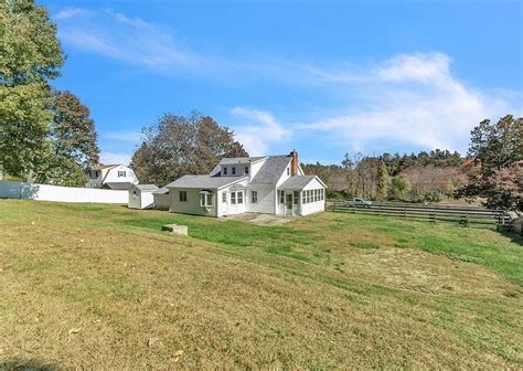 43 College Hwy Southwick Ma 01077 Zillow