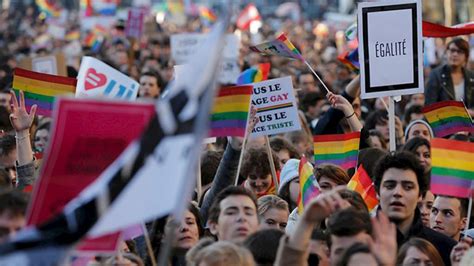 Decenas De Miles De Personas Marchan En Par S Rtve Es