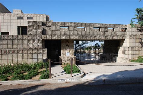 The Blade Runner Mansion: The Story Of Frank Lloyd Wright's Ennis House ...