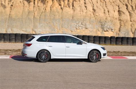 Seat Leon Iii Cupra St Tsi Km Galeria Redakcyjna Galerie