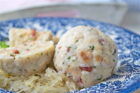 Speckknödel Mit Sauerkraut Rezept