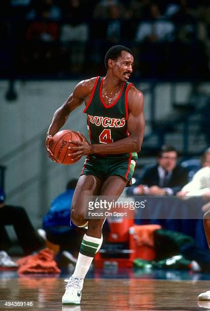 Sidney Moncrief Bucks Photos and Premium High Res Pictures - Getty Images