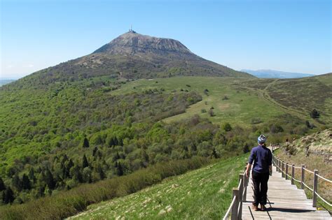 Le Grand Clermont Et Les Volcans D Auvergne Avec Le Routard Id Es