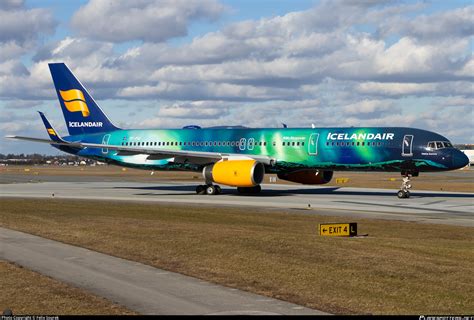 Tf Fiu Icelandair Boeing Wl Photo By Felix Sourek Id