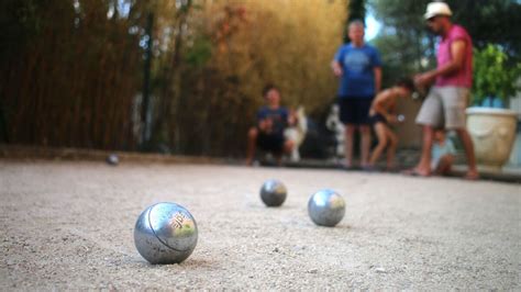 Toulouse capitale de la pétanque en nombre de boulodromes devant