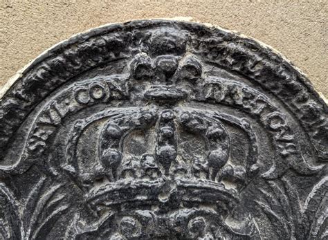 Fireback With The Coat Of Arms Of France And The Motto Alone Against