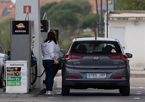 Precio de la gasolina La nueva tarjeta de El Corte Inglés ofrece