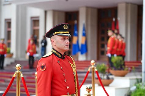 Presidentja Osmani U Prit N Takim Nga Presidenti I Shqip Ris Bajram