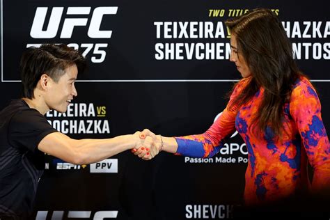 Zhang Weili shares what Joanna Jedrzejczyk told her during face-offs